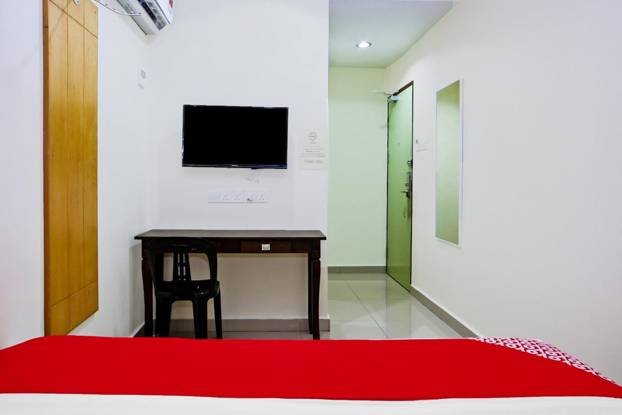 OYO 44054 Holiday Mansion Inn Sibu Bagian luar foto
