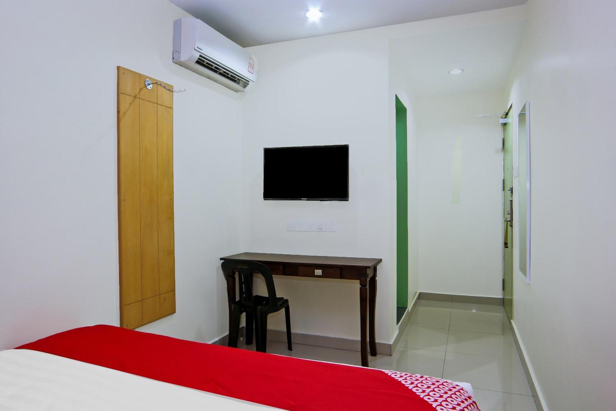 OYO 44054 Holiday Mansion Inn Sibu Bagian luar foto